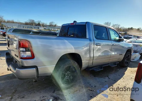 2022 Ram 1500 Big Horn/Lone Star z USA, uszkodzony, nr VIN 1C6RRFFG3NN295875